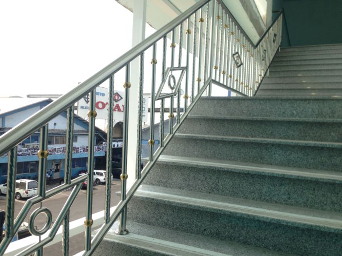 ราวบันไดสแตนเลส